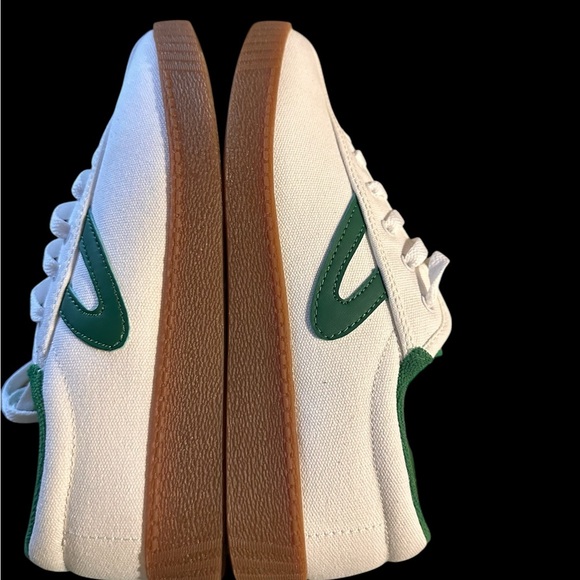 NIB Women’s Tretorn Nylite Plus Canvas Sneakers comfort insole- US 7 M - Picture 8 of 12